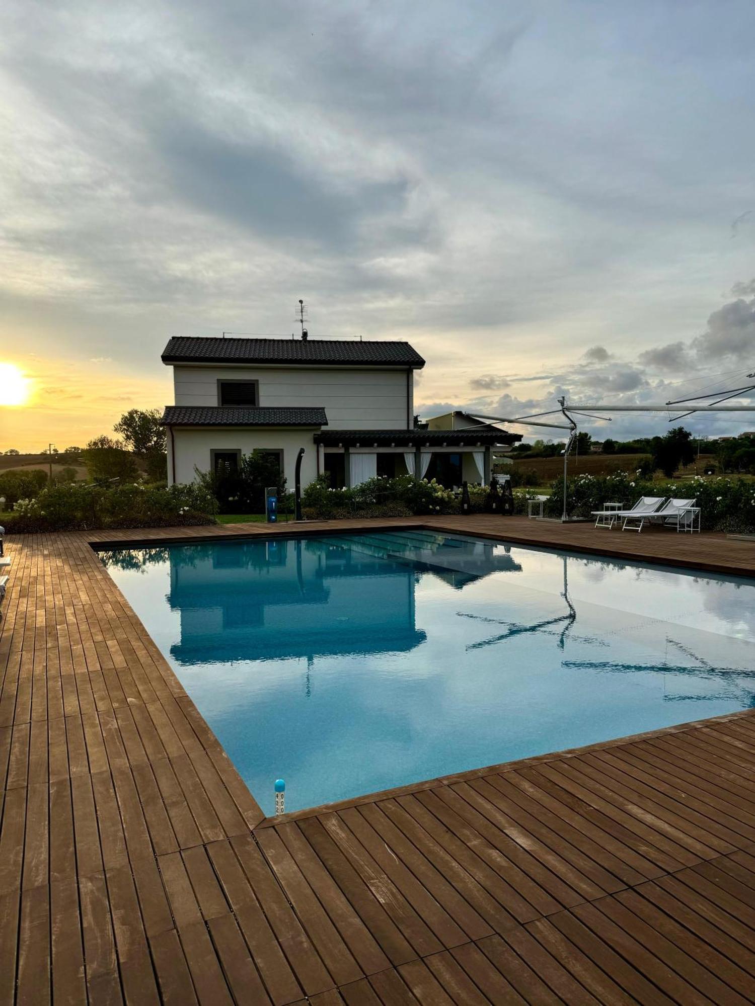 Agri-Relais Ventisettegradi Bed & Breakfast Montemarciano Exterior photo